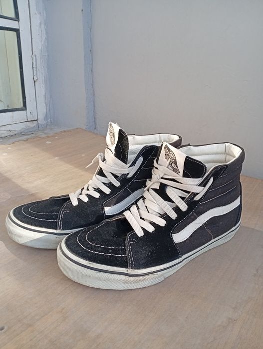 Кеды импортные б/у 60000 сум.