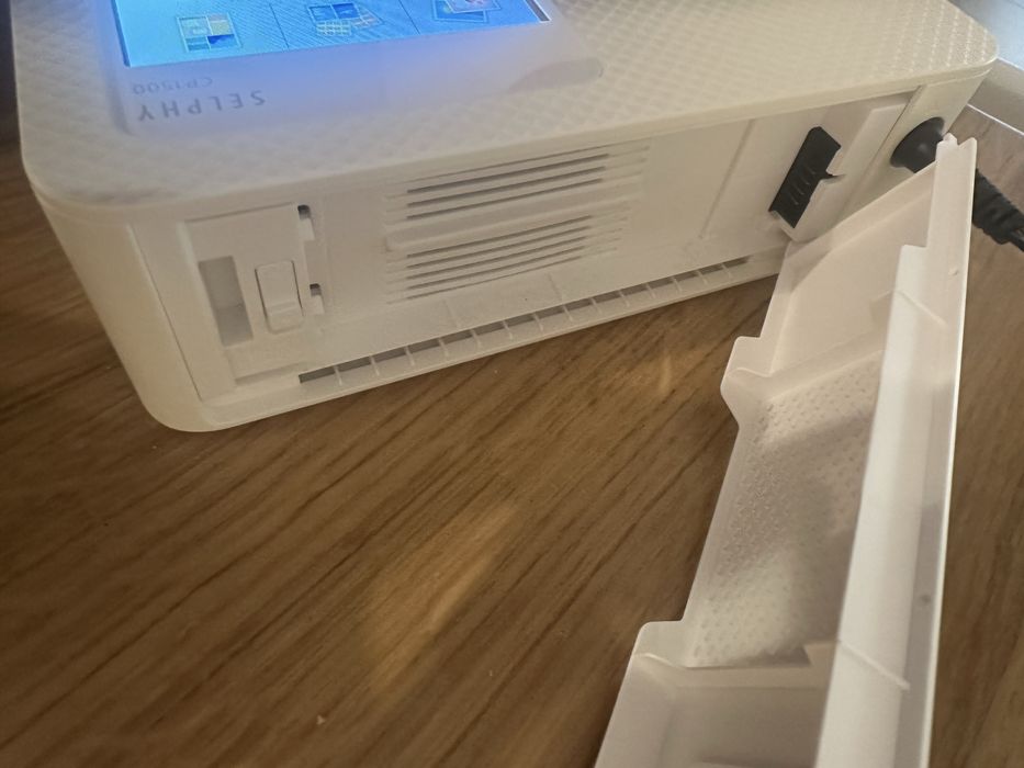 Imprimantă foto Canon SELPHY CP1500 + hârtie Canon RP-108