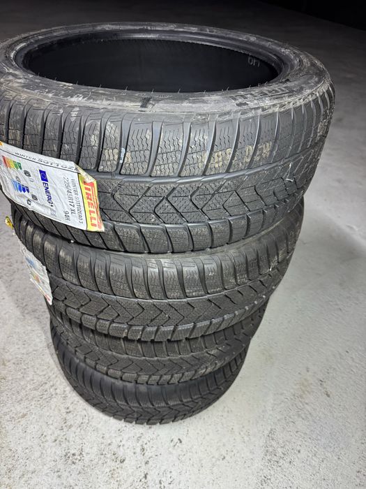 4 anvelope noi Pirelli iarna sottozero3 225/45 R17 cu buza