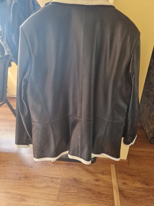 Sacou piele naturala nou , masura 46 , pret 1000 lei plata in cont