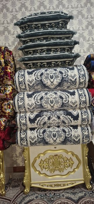 Ko'rpacha 4 metr sery.yastiq. Va ona bola sandiq sotiladi ichi laklang