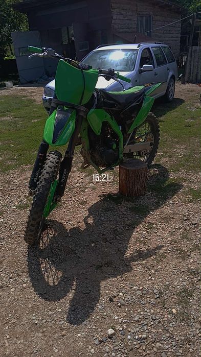 Vând cross 250cc