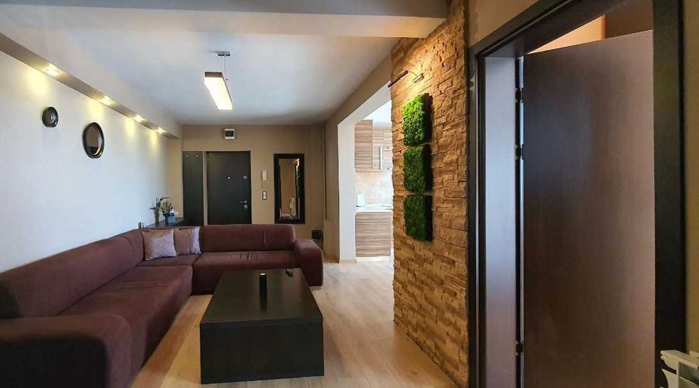 Închiriez apartament 2 camere, 60mp (media lunară a taxelor: 270 lei)