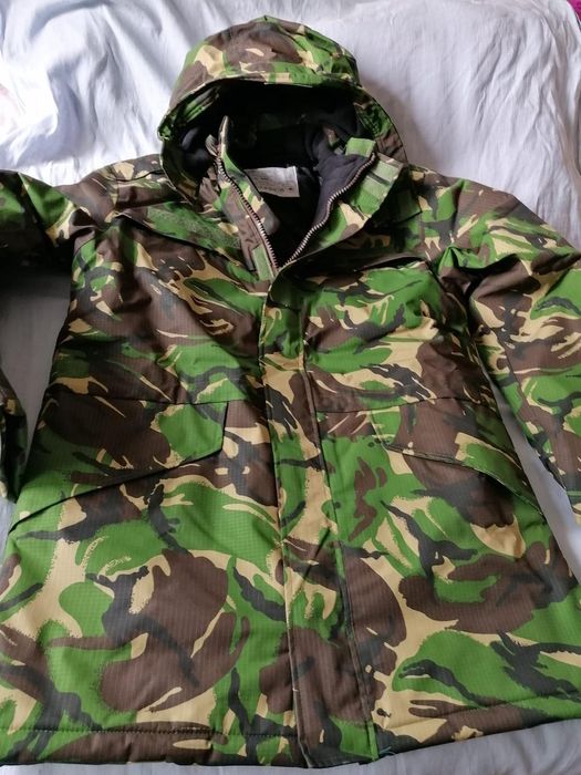 Scurtă , ținută combat