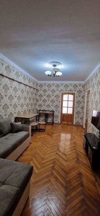 Юнусабад 4 квартал. Продается квартира 2/1/4