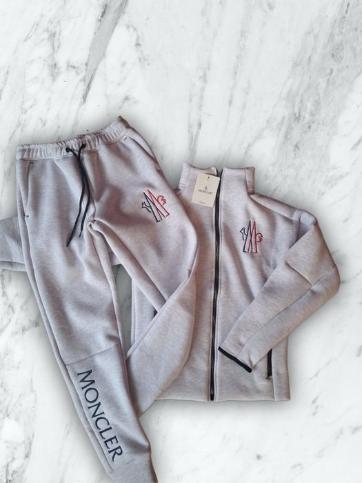 Дамски ватирани екипи moncler! КОЛЕДНА ПРОМОЦИЯ!