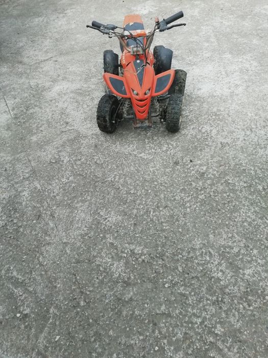 Vând atv 50 cc foarte bine arata