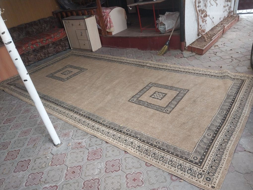 Ковёр продам 2.5×5