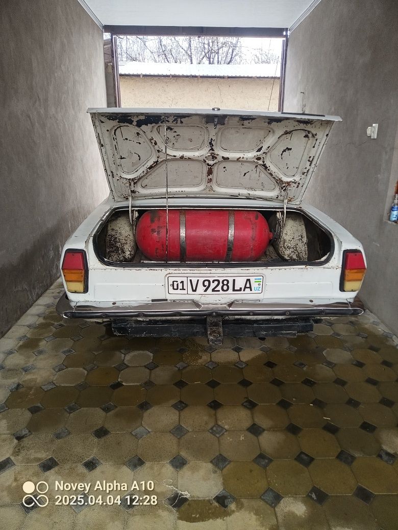 Gaz 2410sotiladi