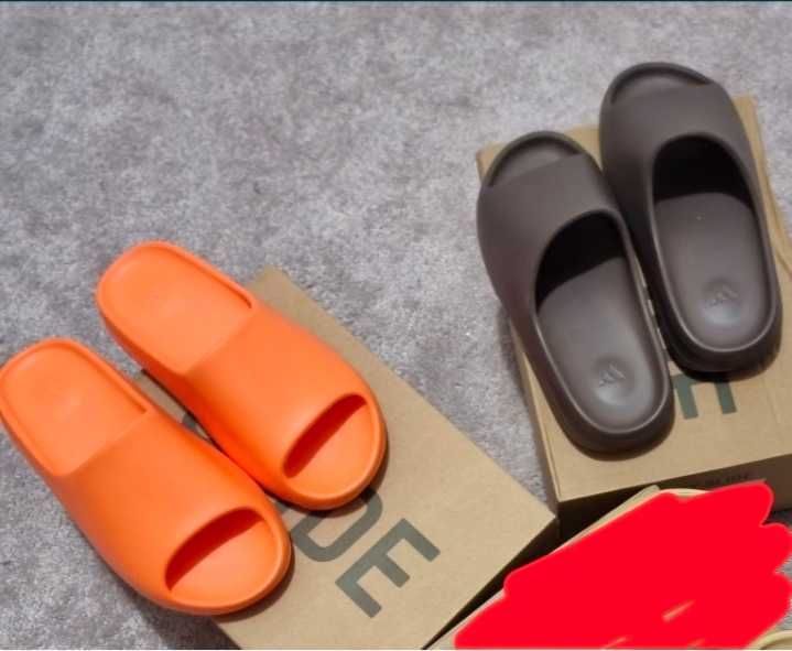 Papuci yeezy slide
