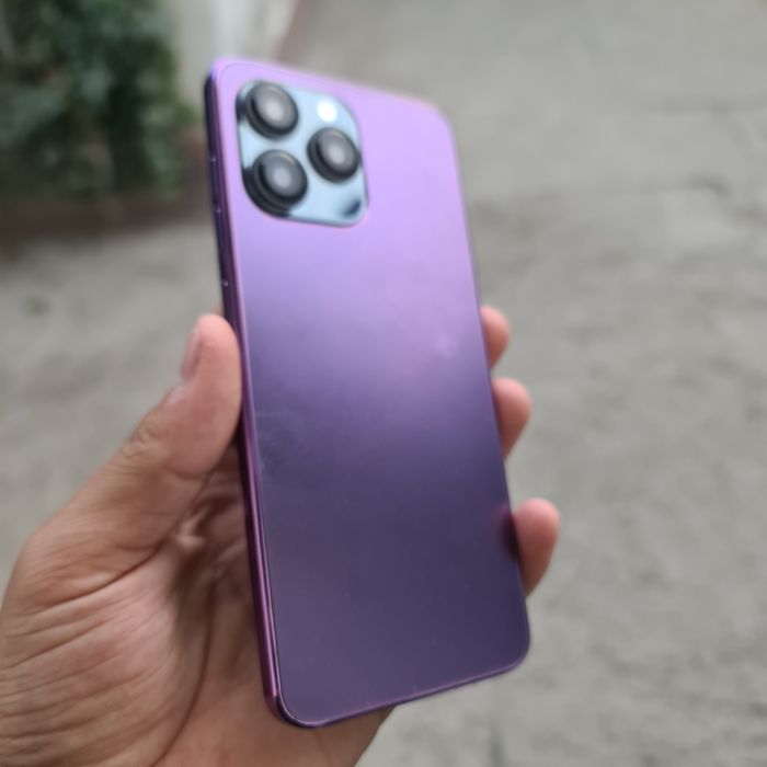 Iphone 15Pro max sotiladi 512Gb