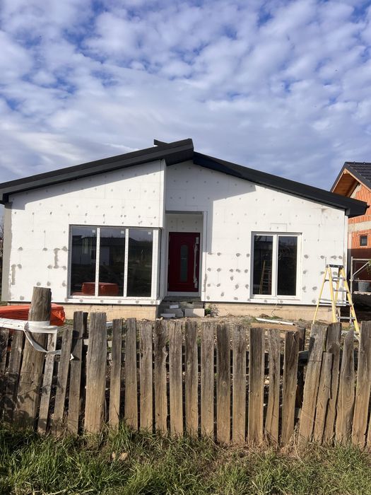 Casă modernă pe un teren generos de 800 m