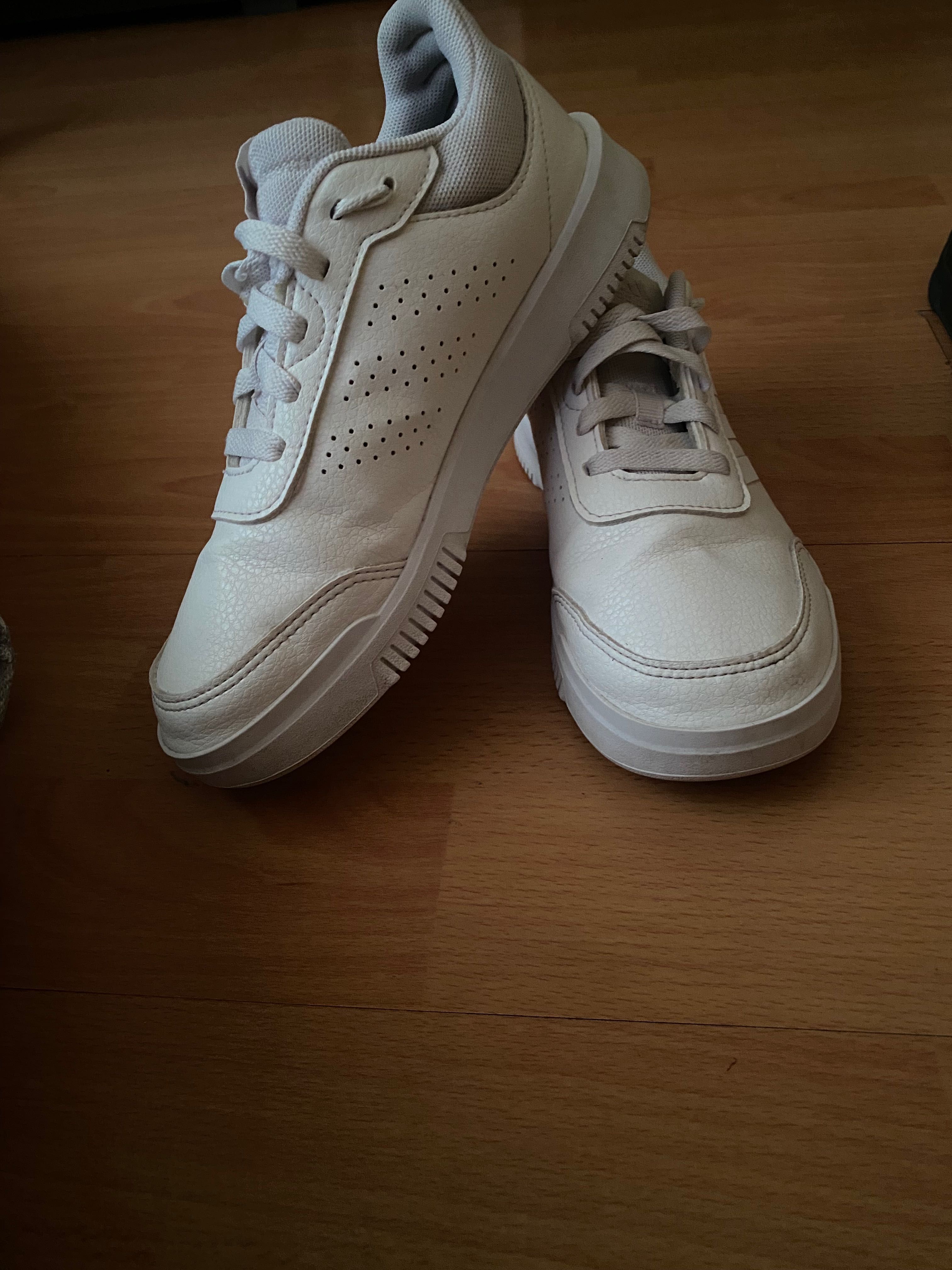 Обувки adidas 36 номер продавам ги заедно