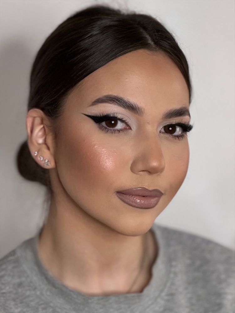 Afer servicii de make-up