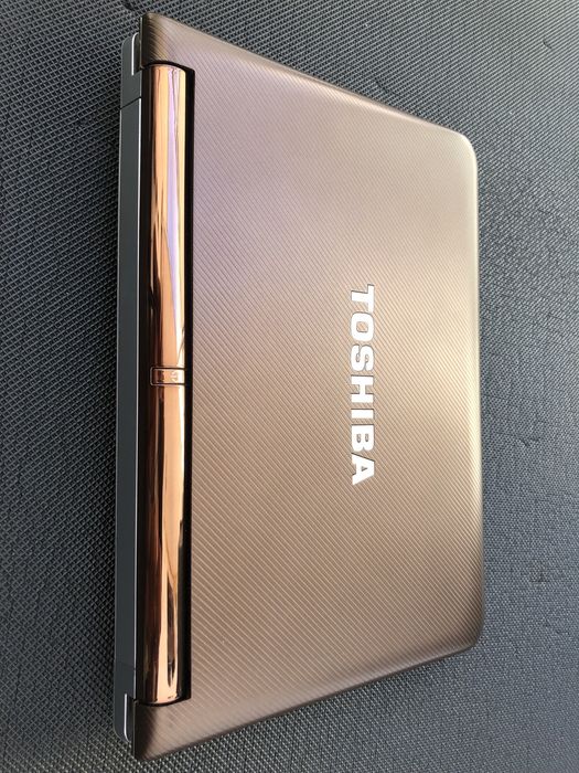 Laptop Tosiba nb 205- 106