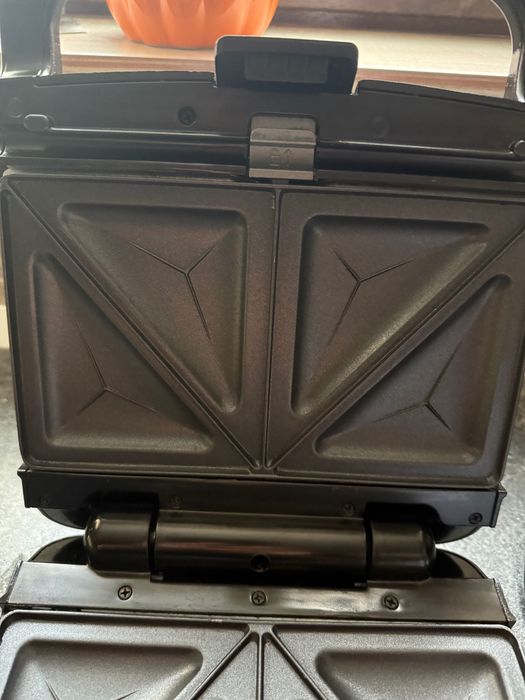 Sandwich maker multifuncţional 700 W,  negru /argintiu