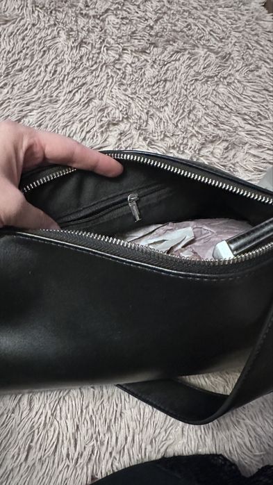 Женская сумка чёрного цвета