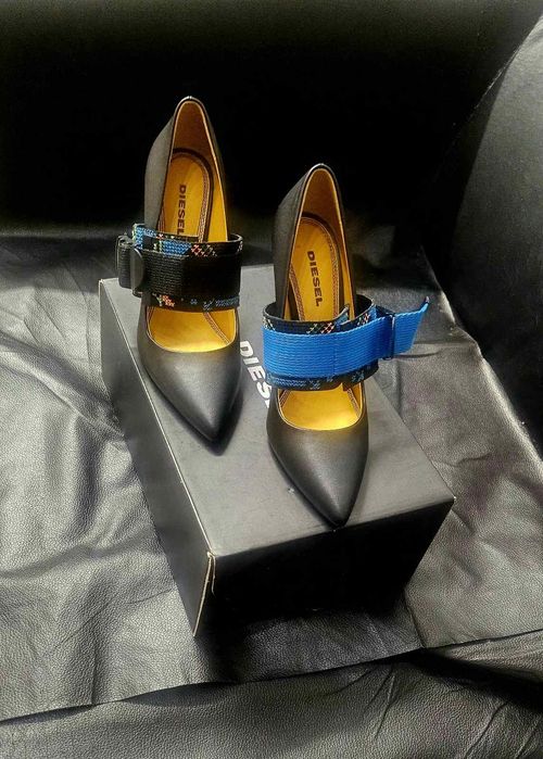 DIESEL дамски черни официални обувки на ток.