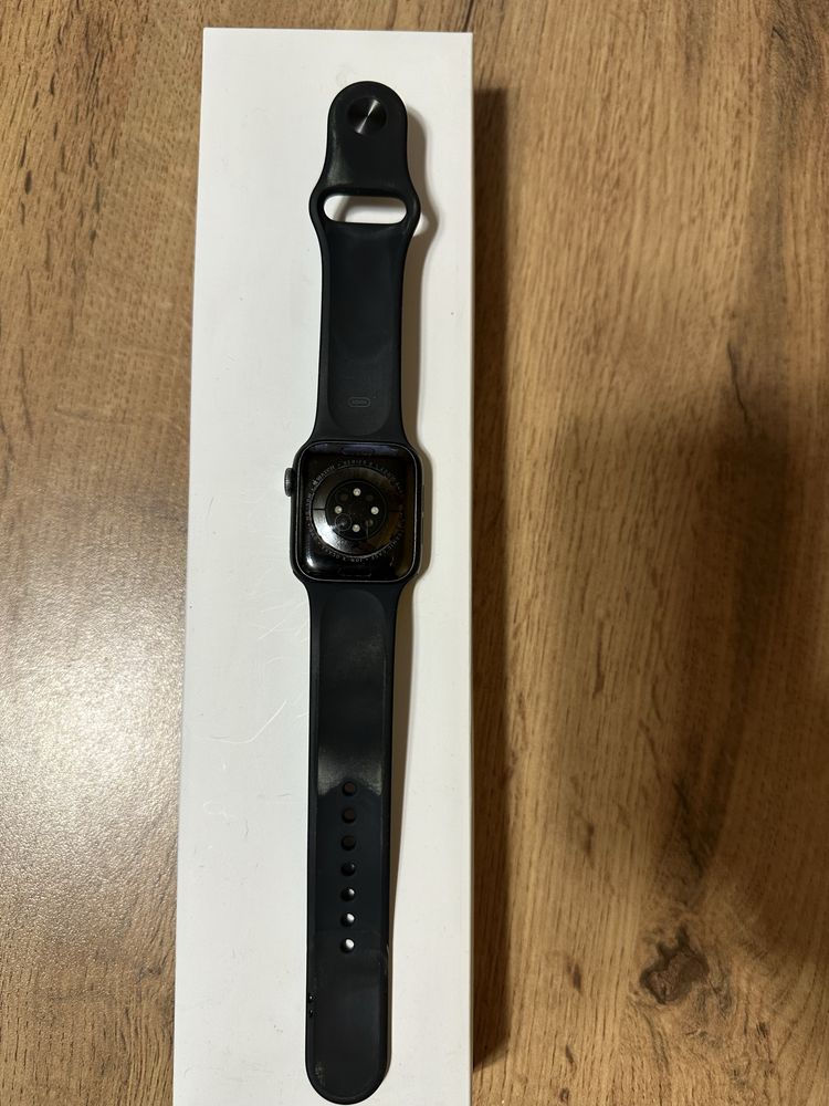 Продам часы Apple watch 6