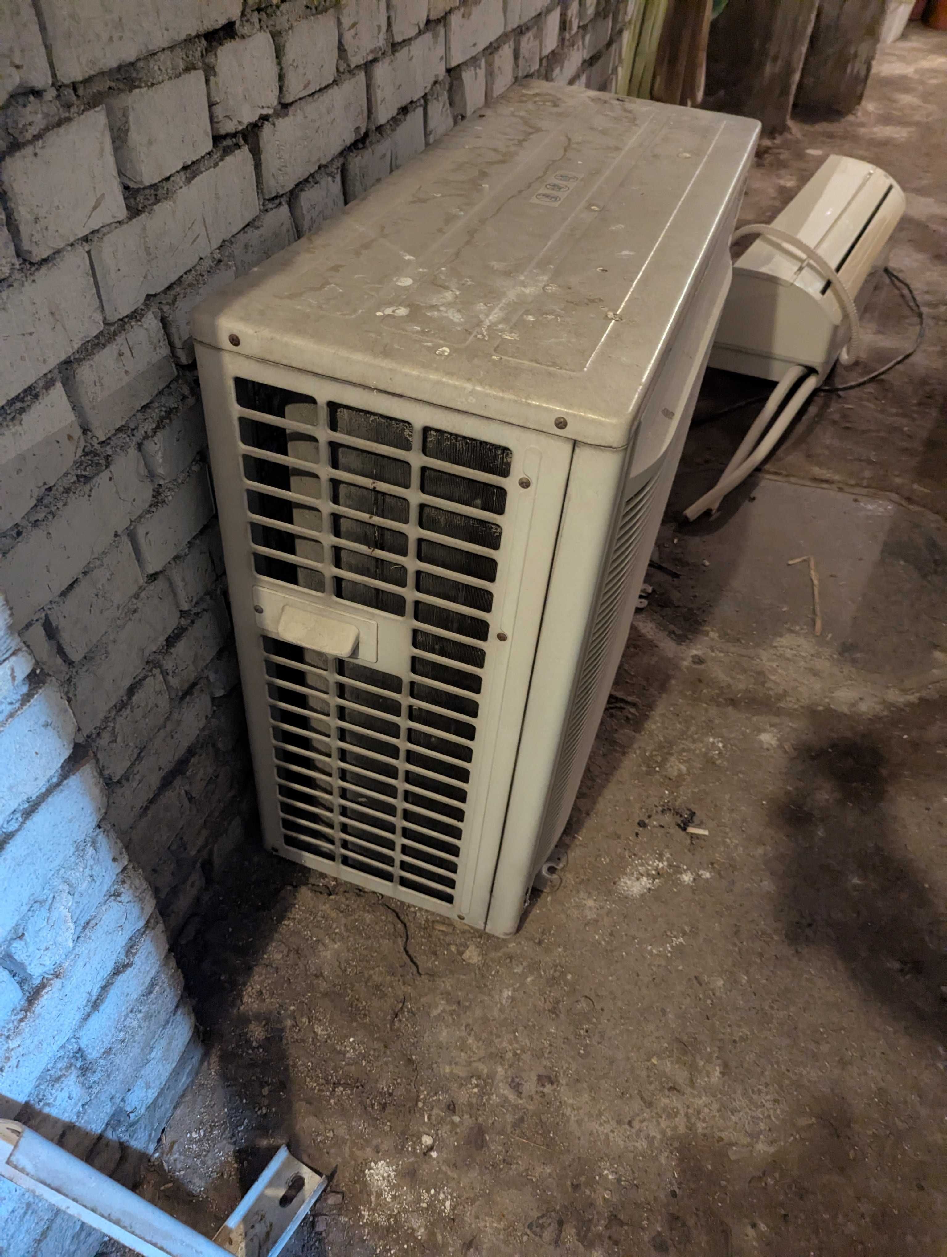 Инверторен климатик Panasonic CS-RE18HKE, работещ