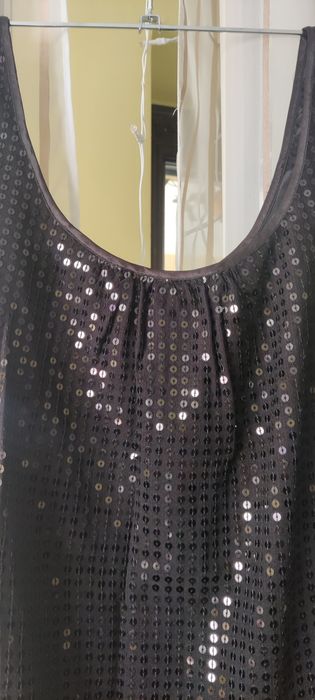 Vând rochie cu paiete