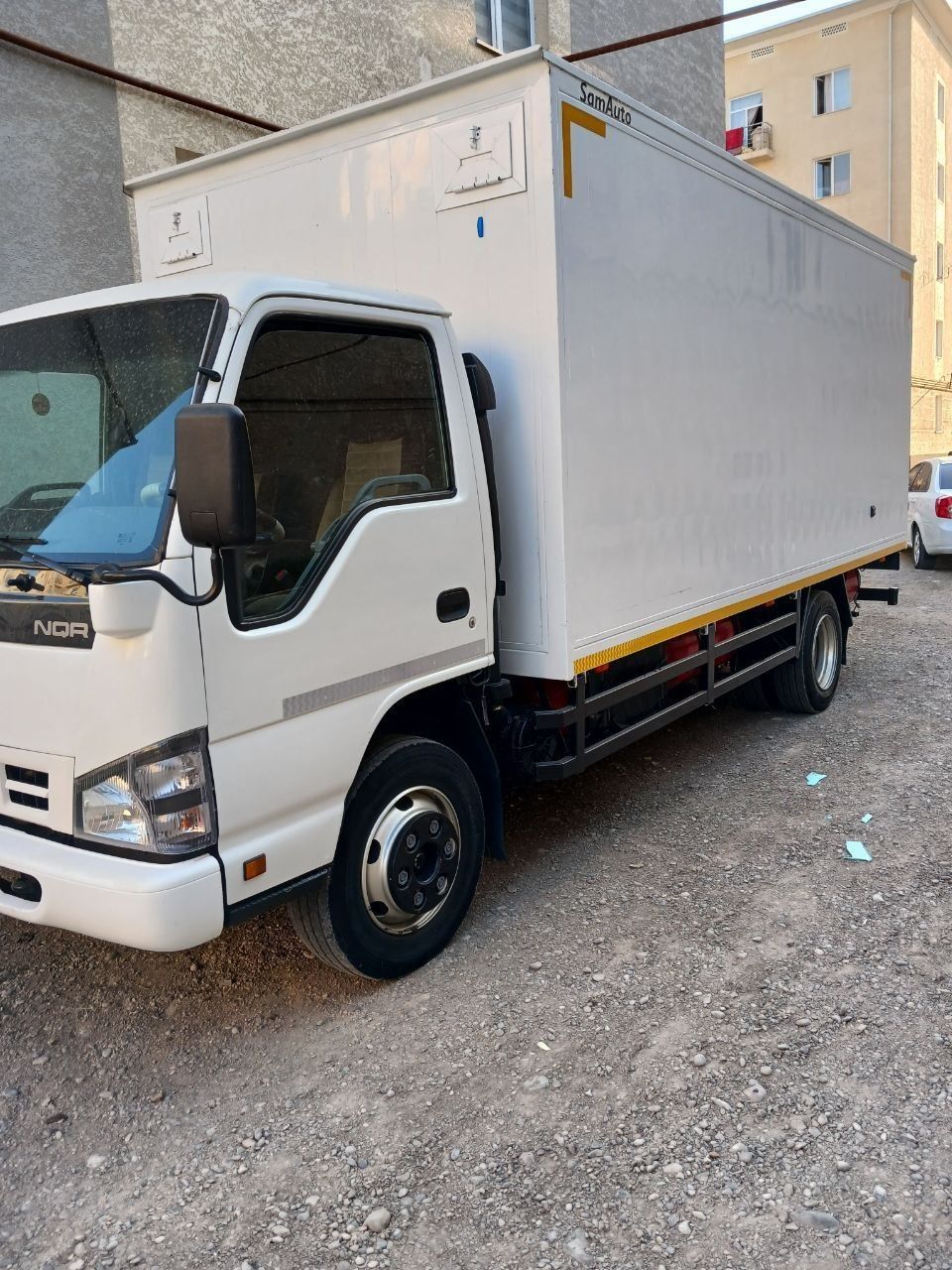 Isuzu NQR 20 kub 5 tonna