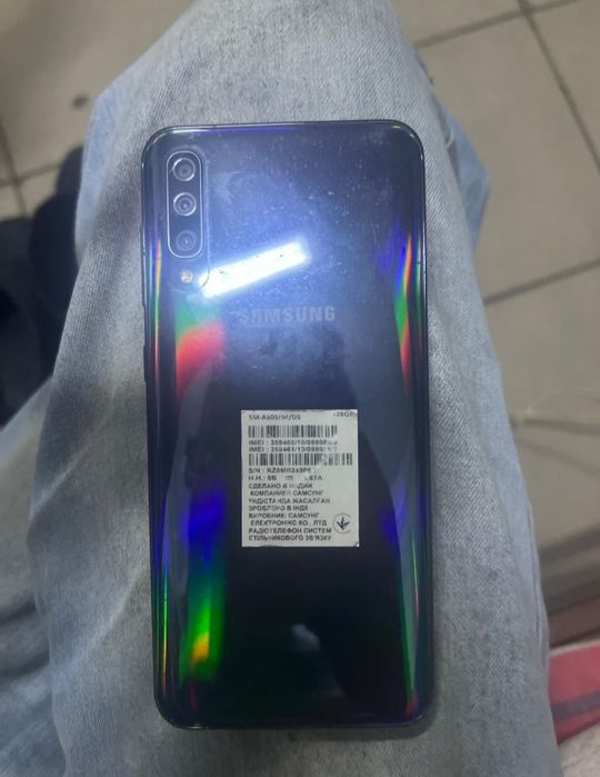 Продам Самсунг Галакси А50 64 гб