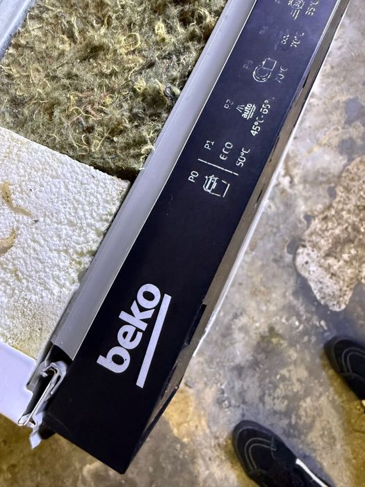 Masina de apalat vase beko incorporabila 44 cm