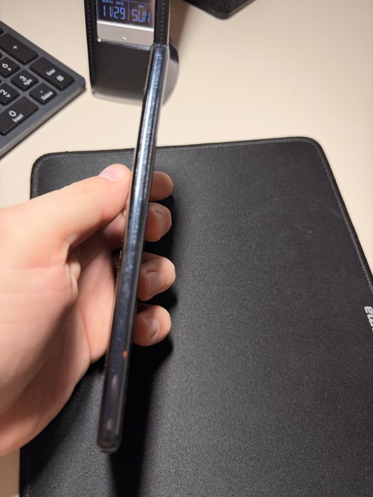 Honor 90 usor avariat