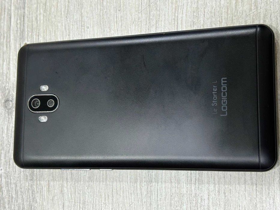 Смартфон LoGicom Le Starter L  8GB 1 RAM