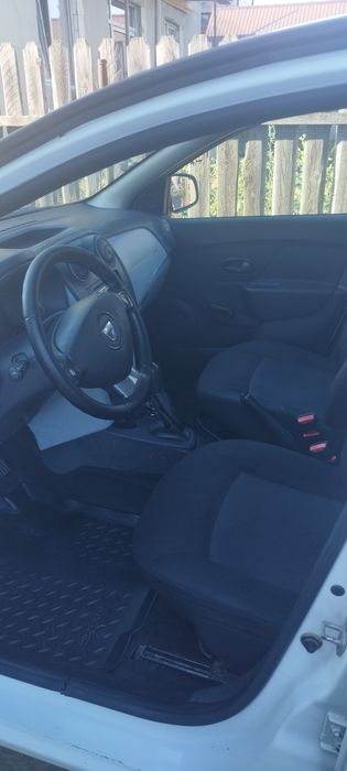 Vând Dacia logan