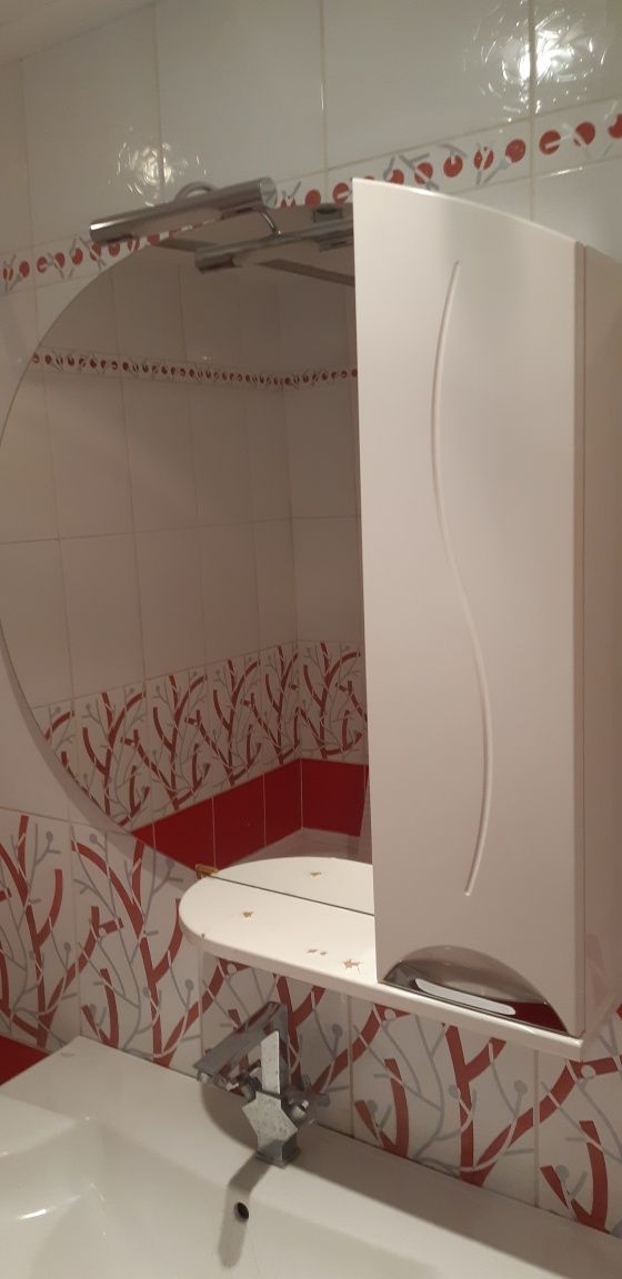 Продам,набор для ванной комнаты,в отличном состоянии, белого цвета,.