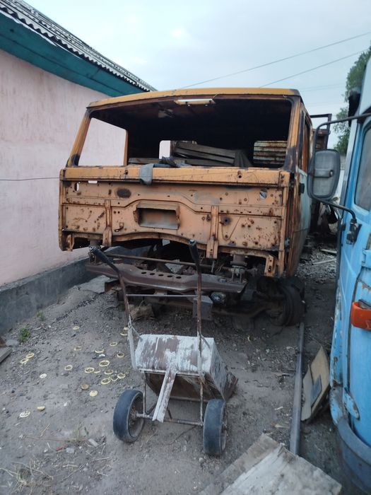 Машина Камаз не находу ,на запчасти.