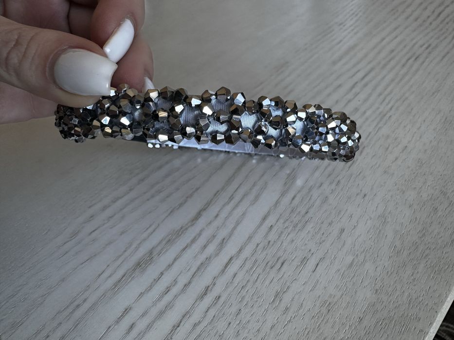 Диадема с мъниста