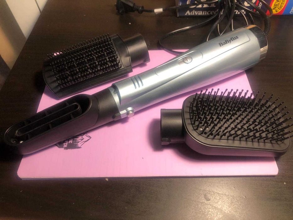 Perie cu aer cald Hydro Fusion 1000W cu 4 accesorii Babyliss