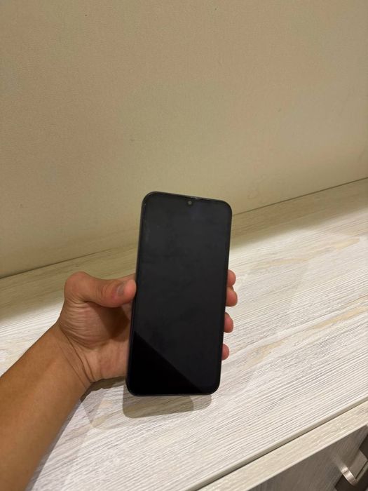 Samsung A15 5G holati yangiday qirilgan joylari yoq