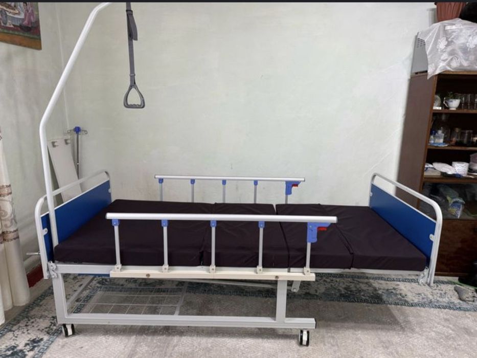 Медицинская кровать