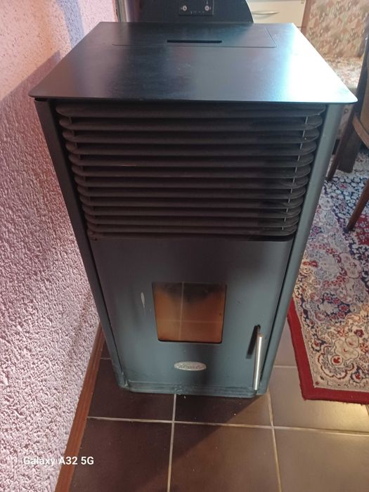 Продавам суха камина за пелети