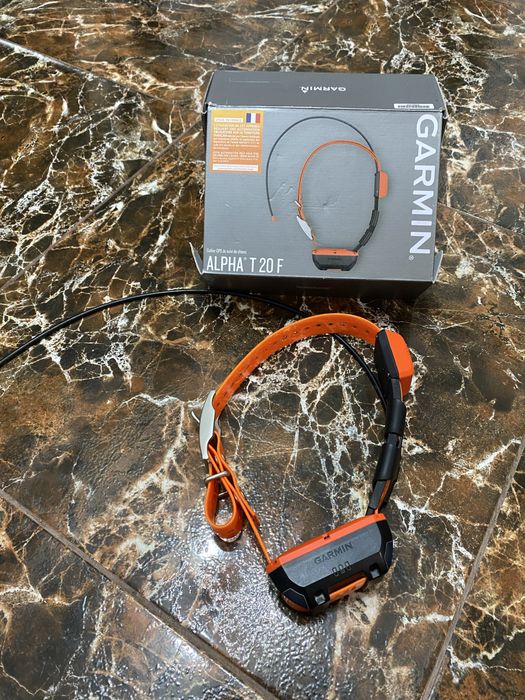 GARMIN Telecomanda + Zgarda caine cu diversitate de comenzi