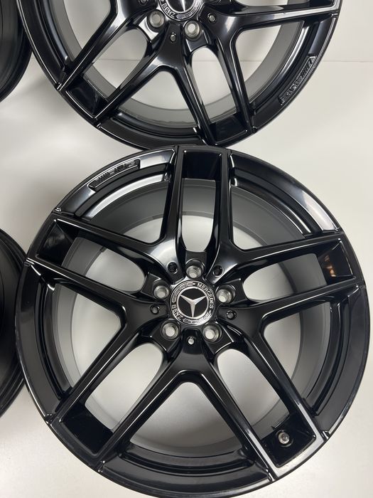 Se vinde set jante originale Mercedes Benz AMG R19