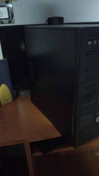 Vând calculator hp  Windows 7