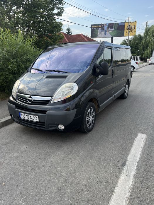 Opel Vivaro 2.0 8+1