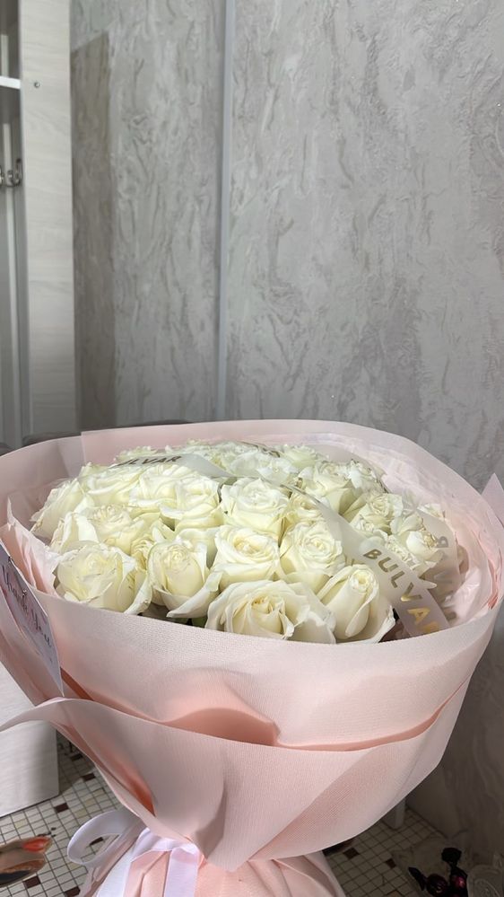 Цветы 37 шт розы белые