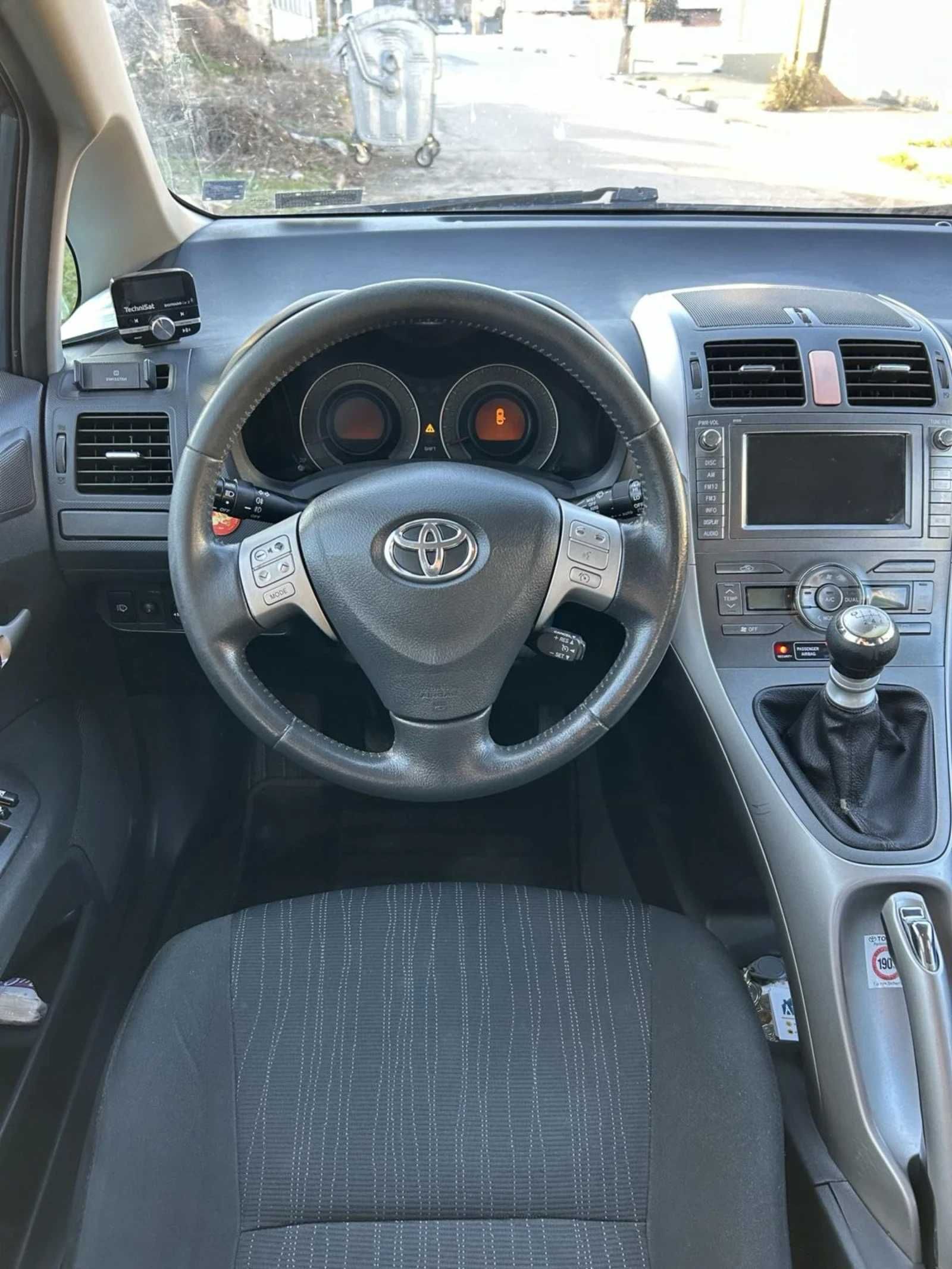 Toyota Auris 2.0 D-4D – Икономична, надеждна и готова за път!