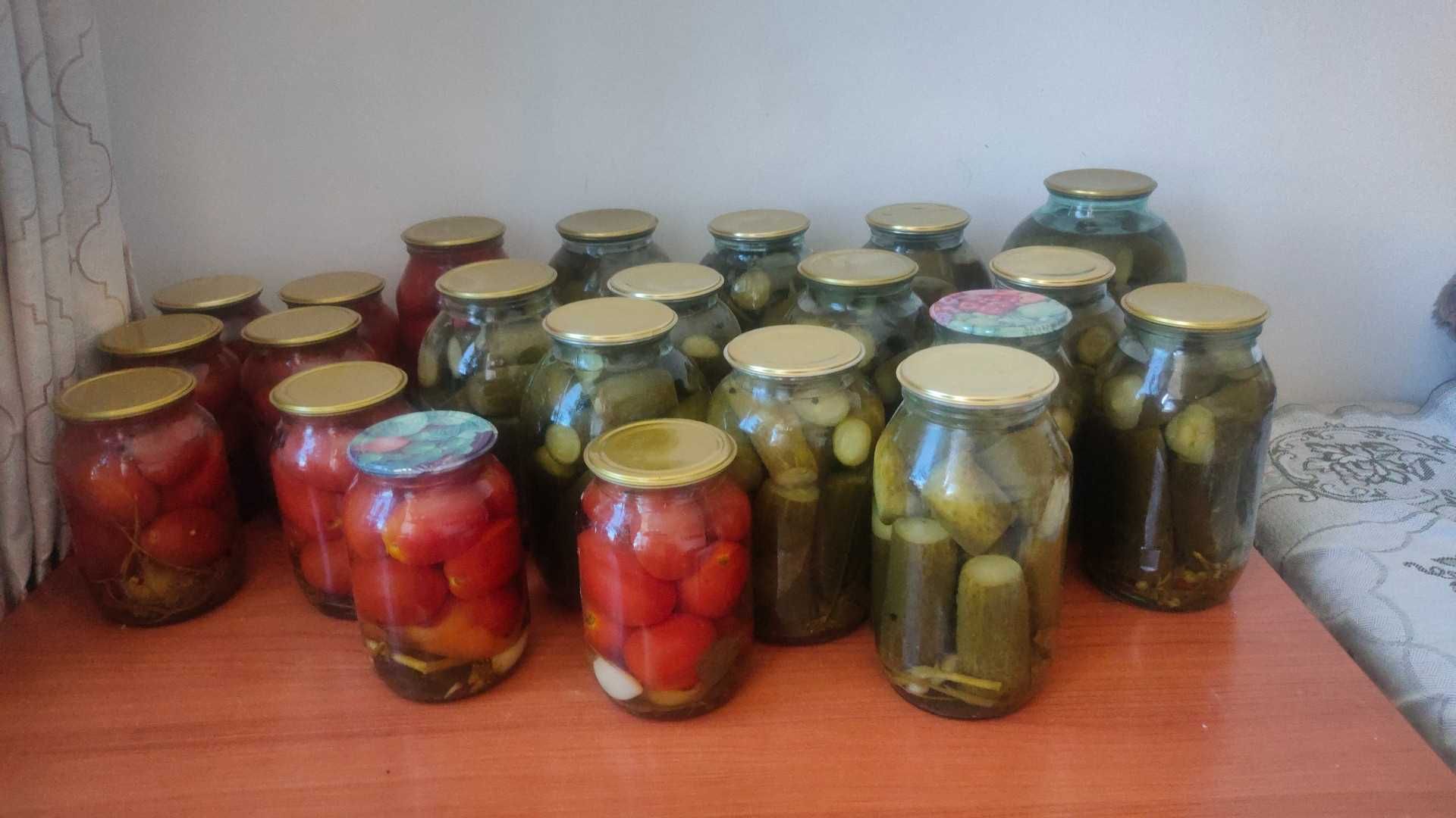 Домашние заготовки,соленья огурцов и помидоров 1л,1,5л.,2л. и 3л.