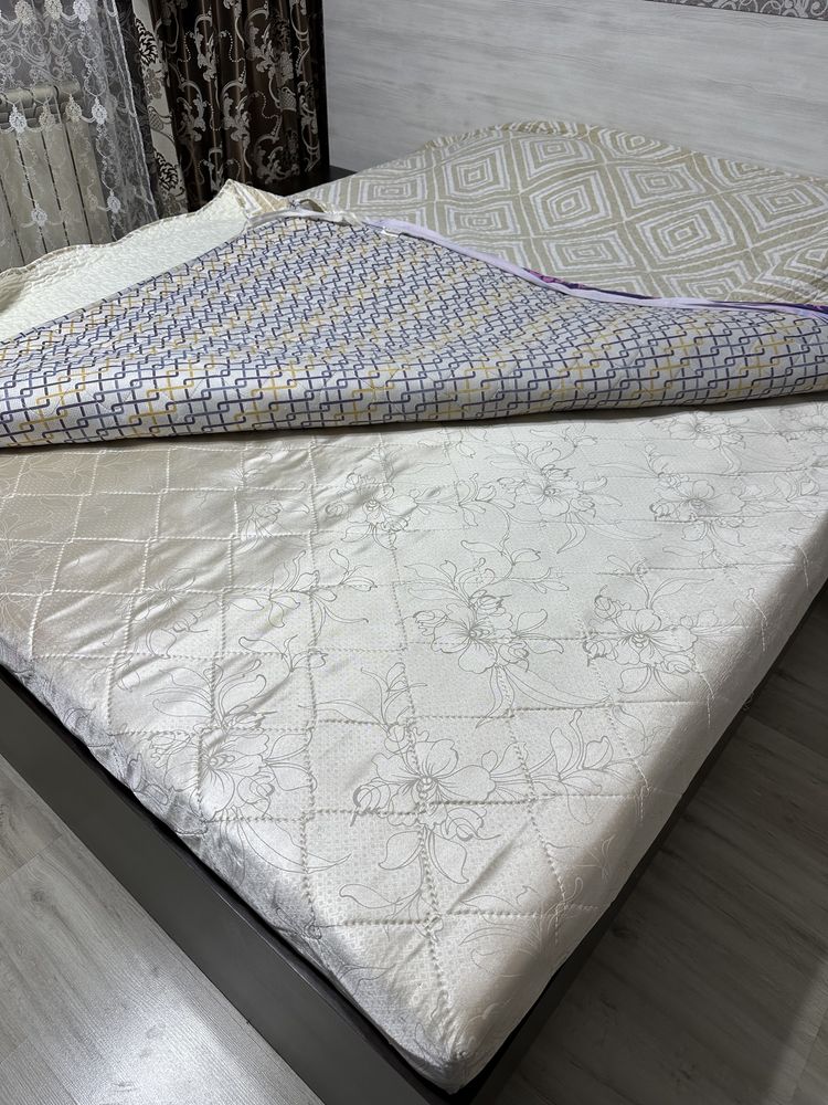 Продам двуспальную кровать