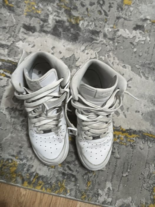 Vând Nike Air Force 1  nepurtati mărime 38,5  culoare alb