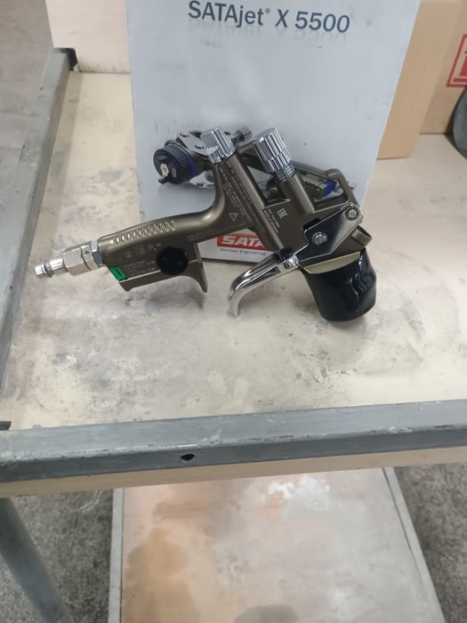 Професионален бояджийски пистолет Sata 5500 digital