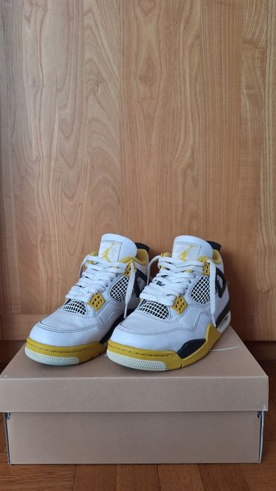 Air Jordan 4 Retro