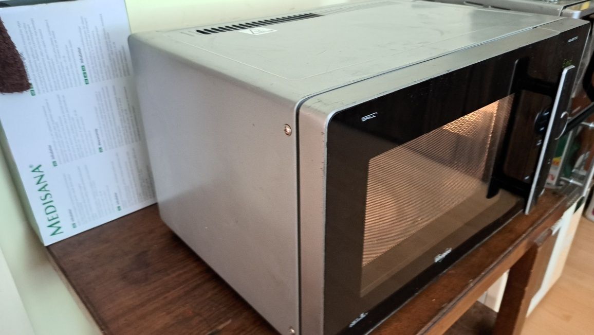 Микровълнова фурна с грил Whirlpool
